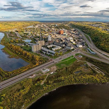 Top Floor Riverfront Condo With Stellar Sunsets! Fort Mcmurray Dış mekan fotoğraf